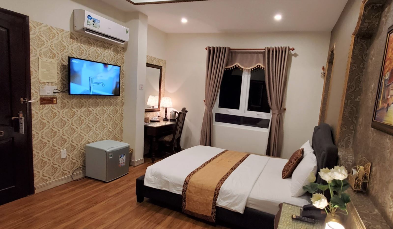 Mi Lan Corner Hotel - VIP Room